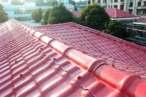 合成樹脂瓦誤區(qū):越重越好？越厚越好？永久不褪色？