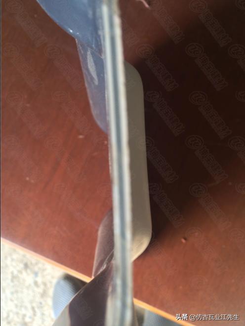 白底樹脂瓦質(zhì)量好？揭開各白底樹脂瓦的秘密，曝光真相，還原事實(shí)