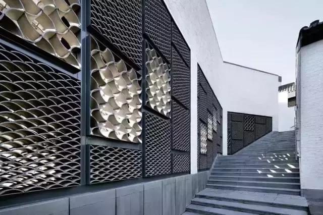 青瓦灰墻，高瓴飛檐，處處消磨時(shí)光