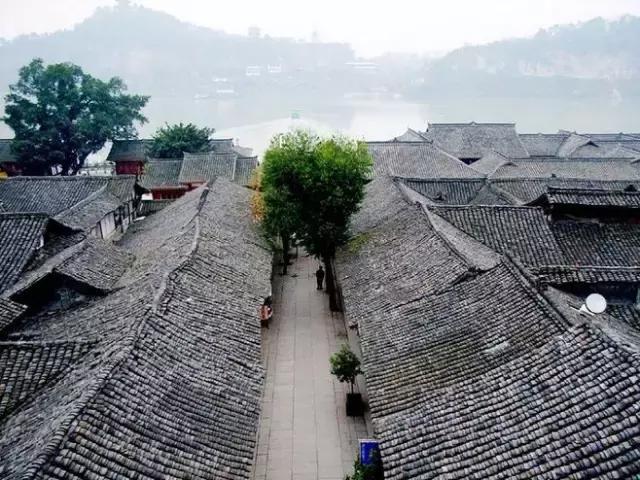 青瓦灰墻，高瓴飛檐，處處消磨時(shí)光