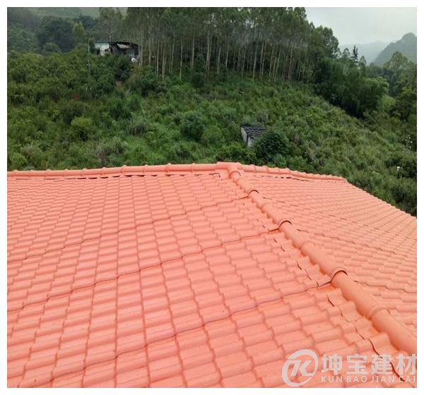 裝修屋頂選彩鋼瓦好還是合成樹(shù)脂瓦好？選對(duì)了直接節(jié)省幾千元